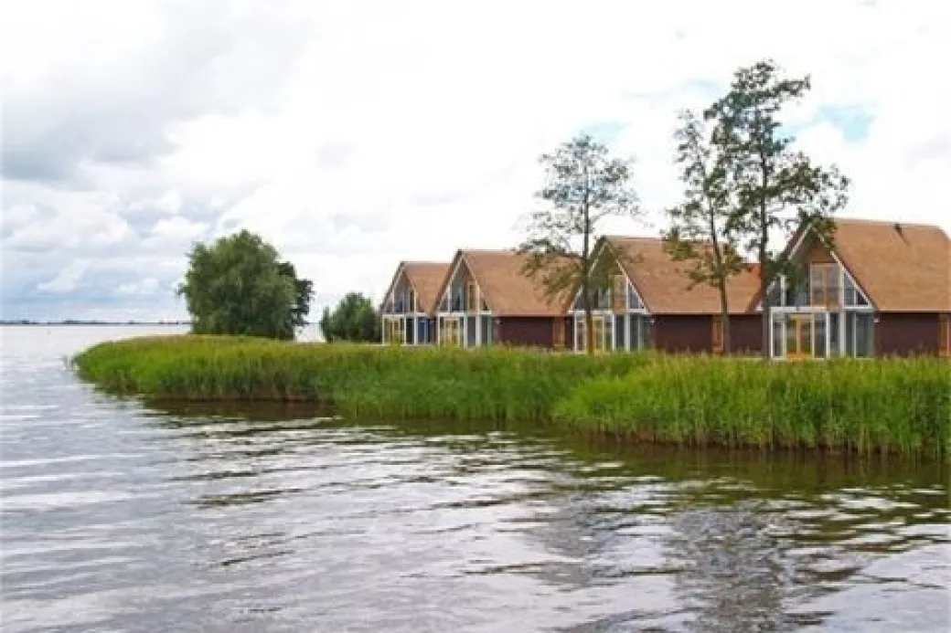 Bungalows met mooie ligging aan het water