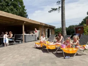 Vakantiebungalow Buitenverblijf Wellness 12 op Resort Arcen 12 Personen
