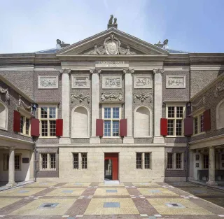 Museum De Lakenhal