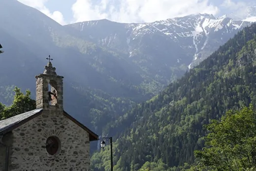 Kijk vanaf het park op de bekende Alpe dâ€™Huez. 