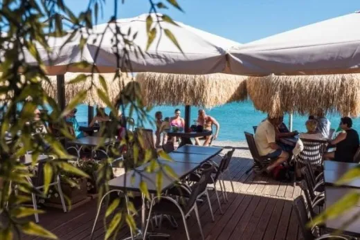 Bar aan het water 