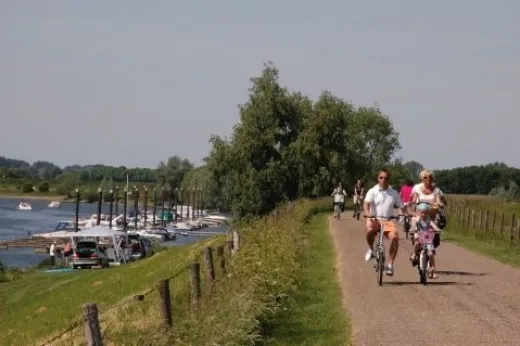 Fietsen langs het IJsselmeer