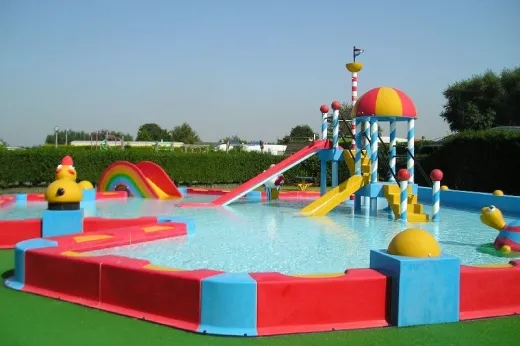 Buiten kinderzwembad 