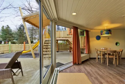 Kinder cottage met prive speeltuin