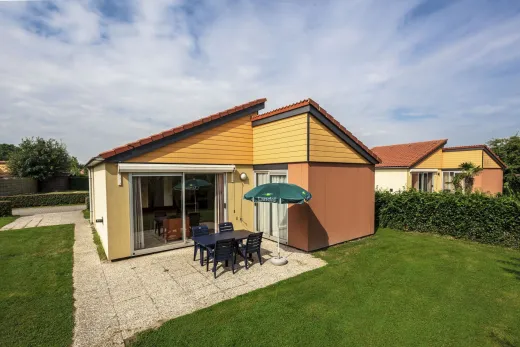 Terras achter de bungalow