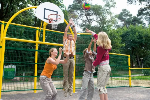 Multifunctioneel sportveld op Landal de Vers