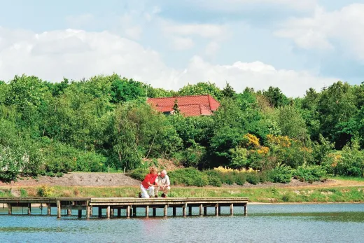 Het recreatieplas met recreatiestrand opLandal De Vlegge