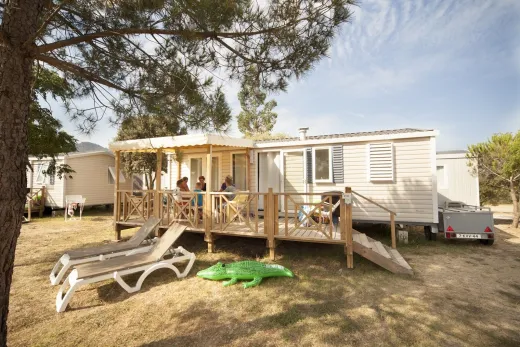 Vrijstaande Mobile home met luxe ligbedden