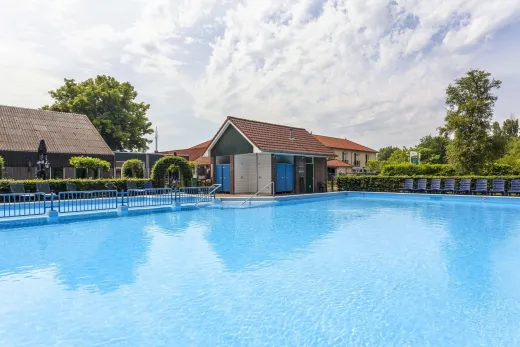 Het buitenbad op Landal Duc de Brabant