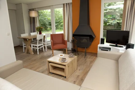 Woonkamer  van 1 van de bungalows