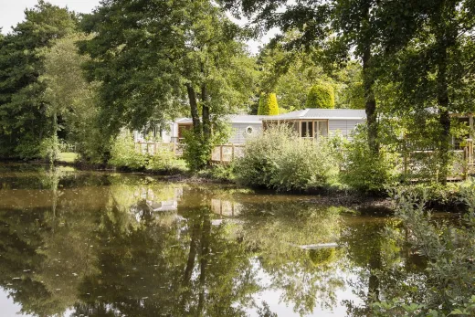 Mobile homes aan het water