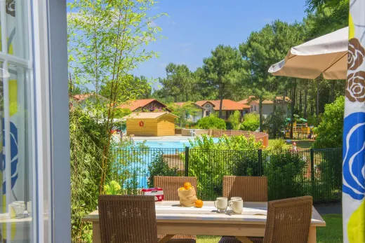Het terras van 1 van de appartementen