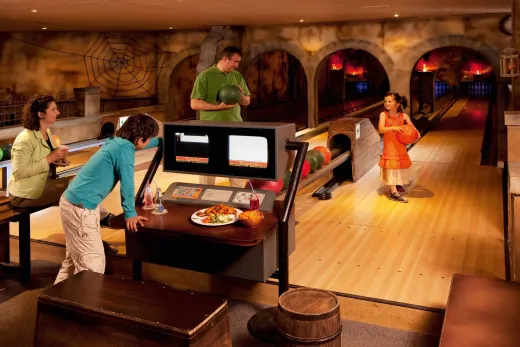 De bowlingbanen op Landal Landgoed 't Loo beneden in de Park Plaza