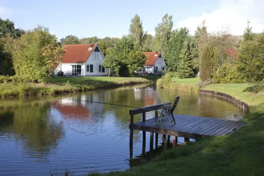 Vissen aan het water op Landal Landgoed De Elsgraven