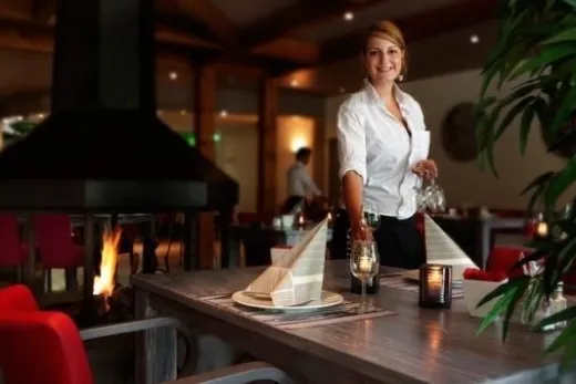 Tafels in 1 van de restaurants