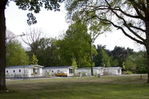 Verschillende vakantiewoningen op DroomPark Maasduinen