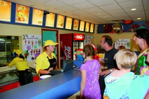 De snackbar op Oostappen Vakantiepark Parelstrand