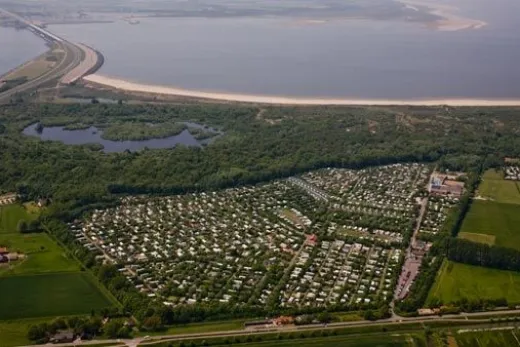 Luchtfoto van Molecaten Park Rondeweibos