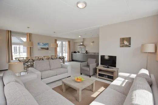 De binnenkant van 1 van de bungalows
