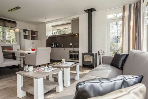 Woonkamer in 1 van de bungalows