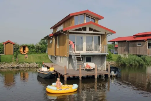 1 van de watervilla's langs het Burgermeer